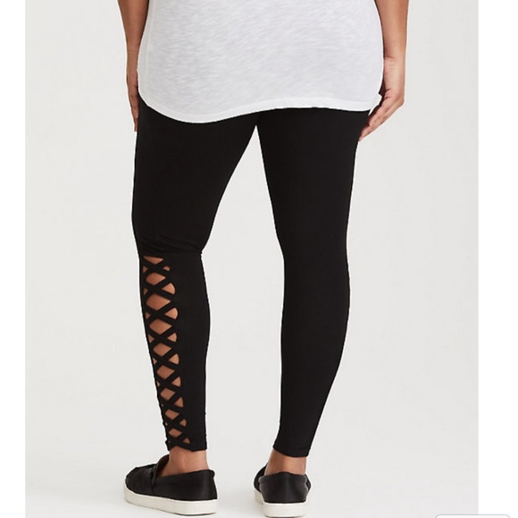 New Torrid black lattice leggings - Picture 2 of 3